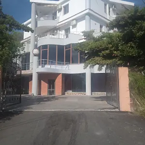 Moris Albania