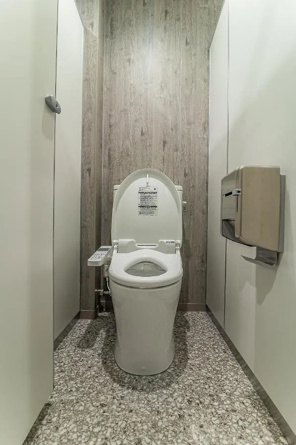 Wise Owl Hostels River Токио Япония